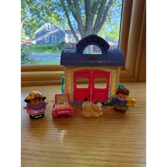 Fisher-Price Little People Playtime Pals Tea Party Playset 4 Figures - Picture 1 of 9